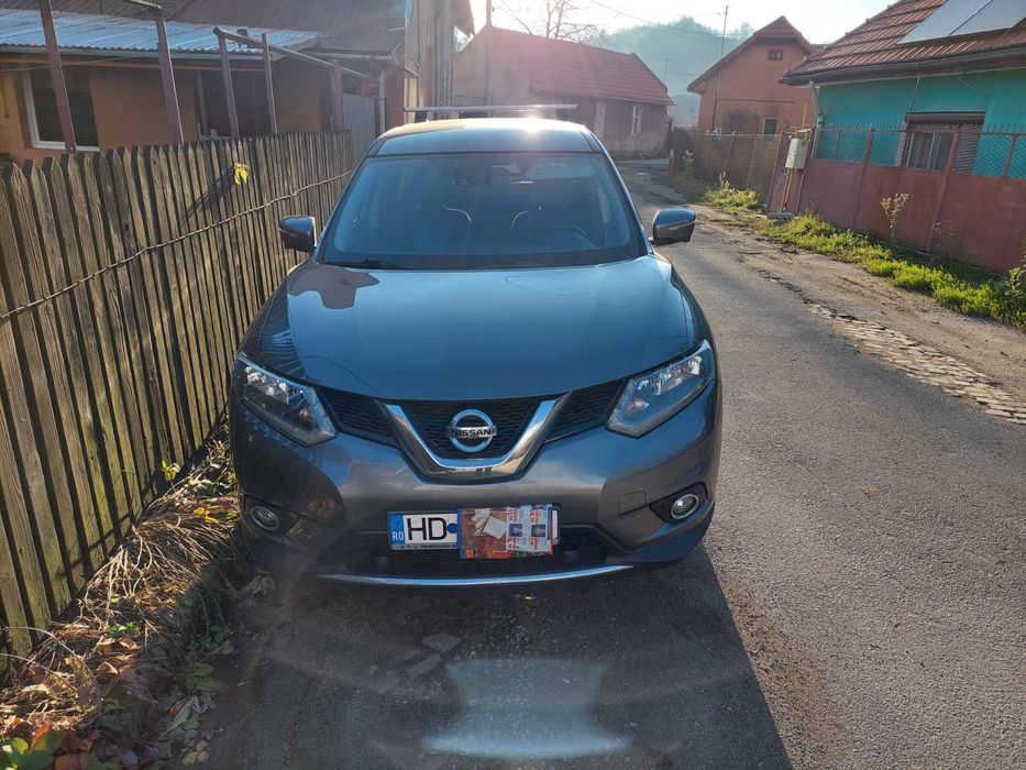 vand nissan x trail 1,6 diesel an 2015 luna 12 euro 6 .