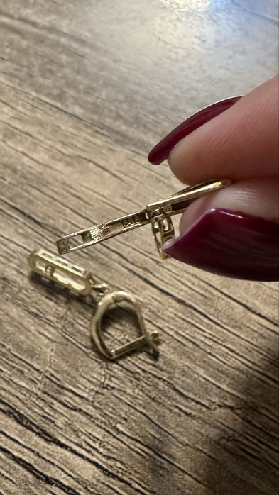 Золотые серьги Messika