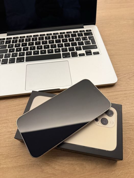 Mac book pro RETINA 13 inch early 2015 + IPHONE 13 promax 1TB
