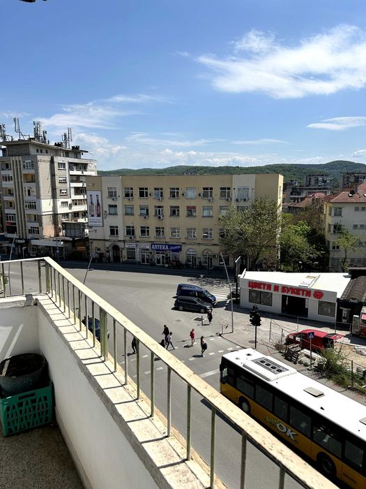 Апартамент под наем Apartment for rent