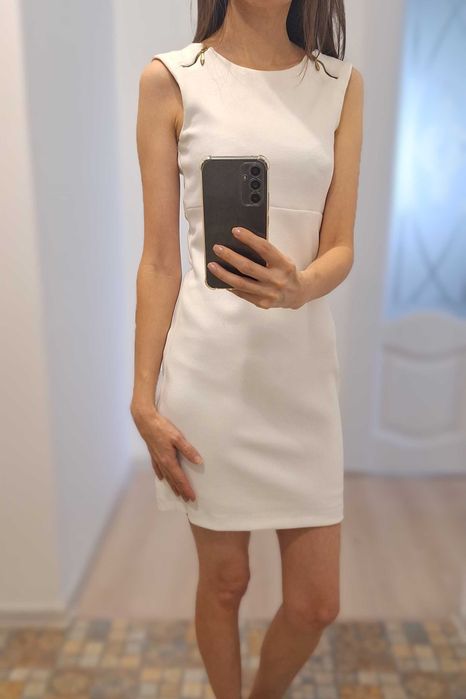 Платье от бренда Зара