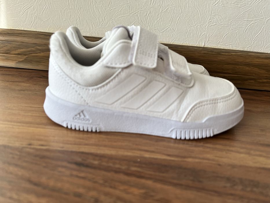 Маратонки adidas