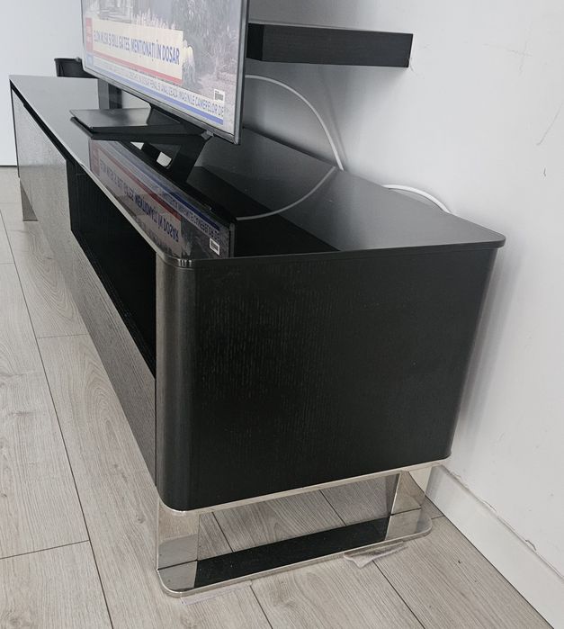 Mobilă TV din MDF cu blat de sticlă