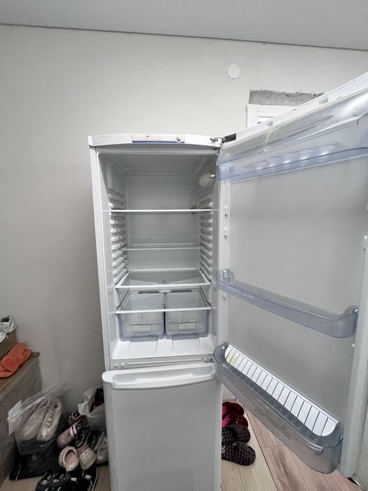 Продам холодильник индезит в б/у состоянии