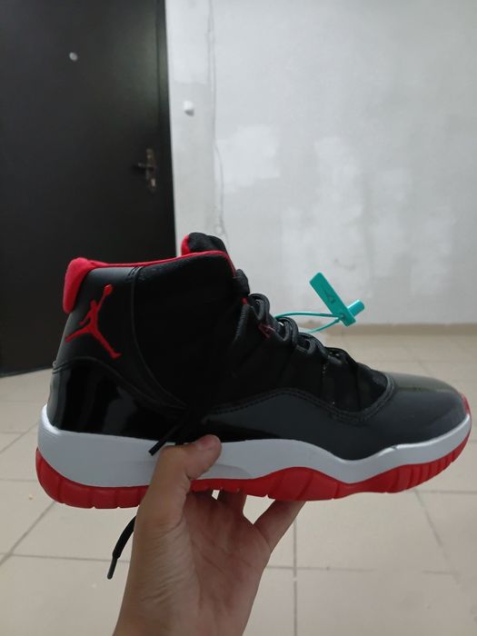 11jordan темна сини