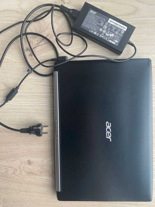 Laptop Acer Aspire A715-71G