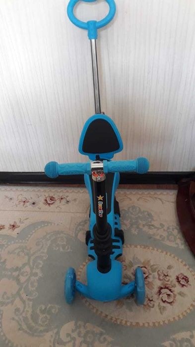 Трехколесный новый самокат