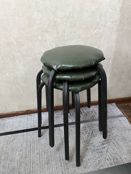 Продам стол и стулья 6шт