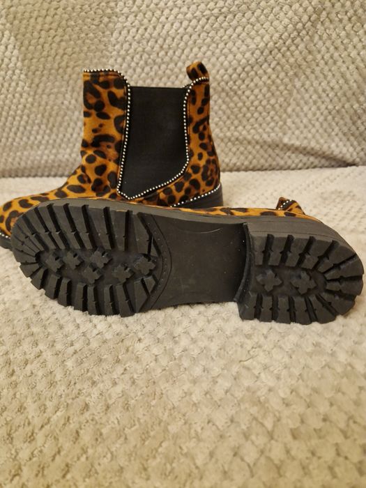 Дамски нови боти на платформа