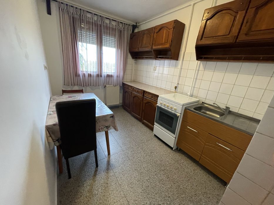 Apartament 2 camere et 1 central Chisineu Cris