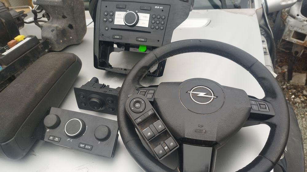 Авточасти за Опел Зафира б opel Zafira b