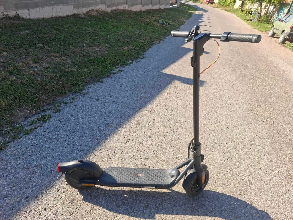 Тротинетка електрическа NINEBOT F2 PLUS