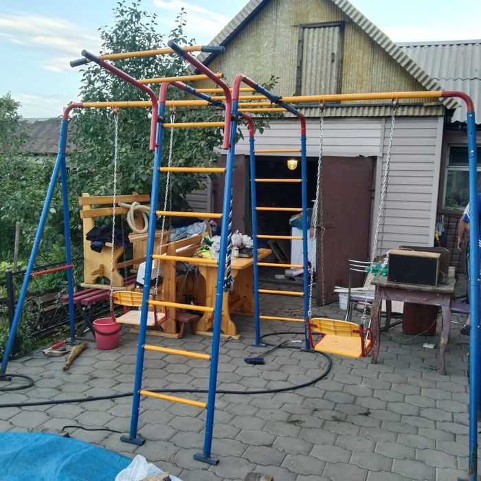 Продаеться качеля для  дома