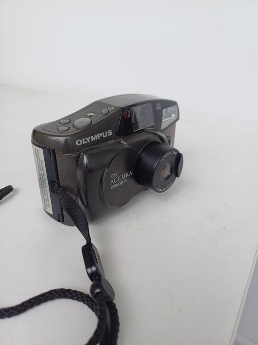 Olympus Infiniti Accura zoom XB 70 !