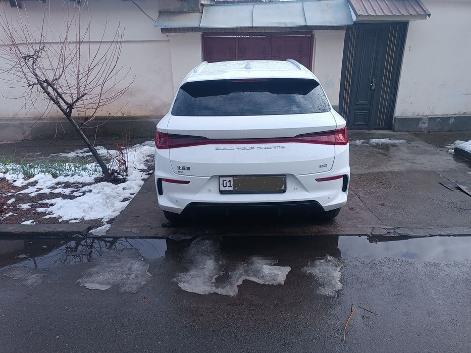 Byd e2 luxury kraska toza xolati ideal 15600 probeg
