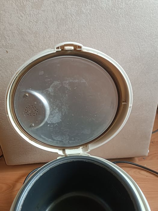 Мултикукър Panasonic SR-TMH18