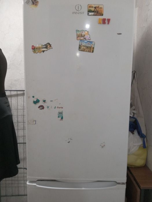 Продам холодильник