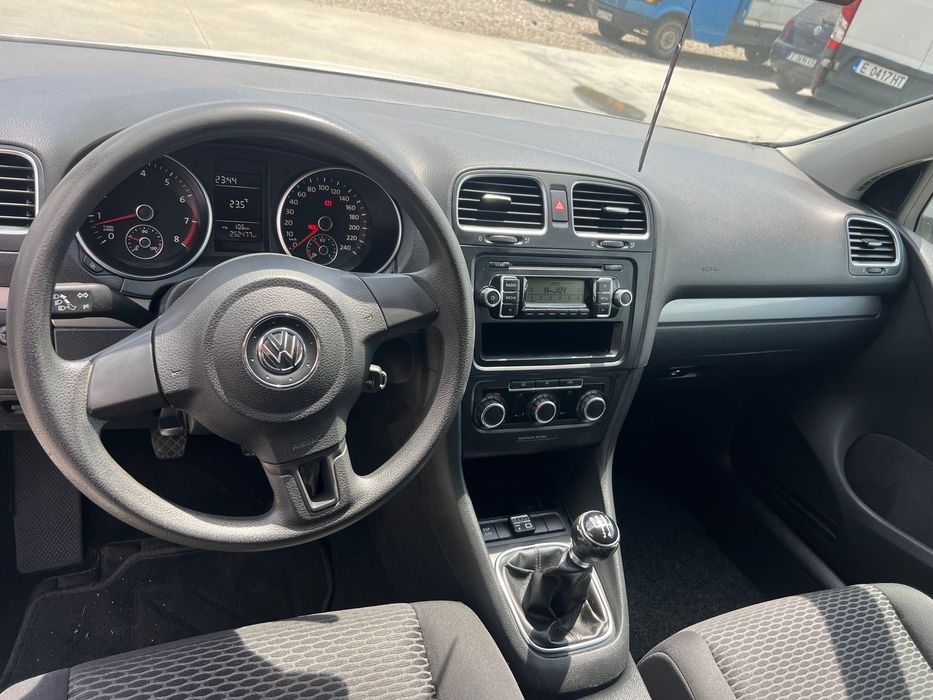 Автомобил голф 6