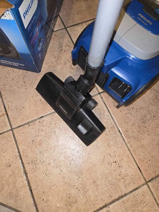 Прахосмукачка Phillips 2000series