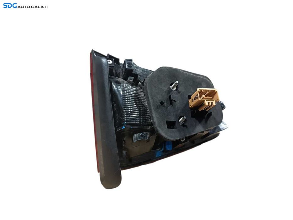 Tripla Stop Lampa Dreapta de pe Haion Hayon Portbagaj Volkswagen Passat B8 Break Combi 2015 - 2020 [K4697]