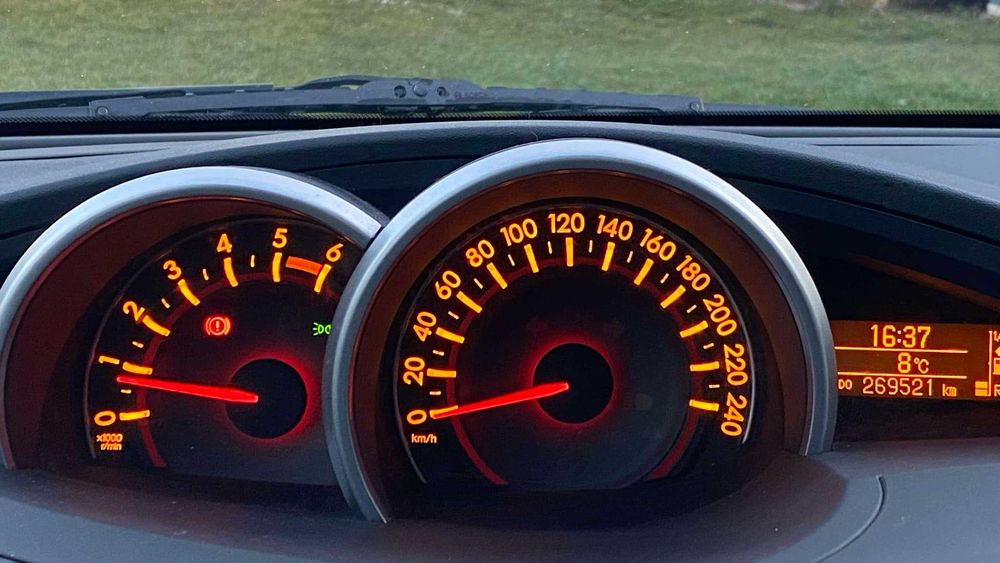 Vând Toyota Verso 2011 sau scbimb cu Toyota Prius 2011