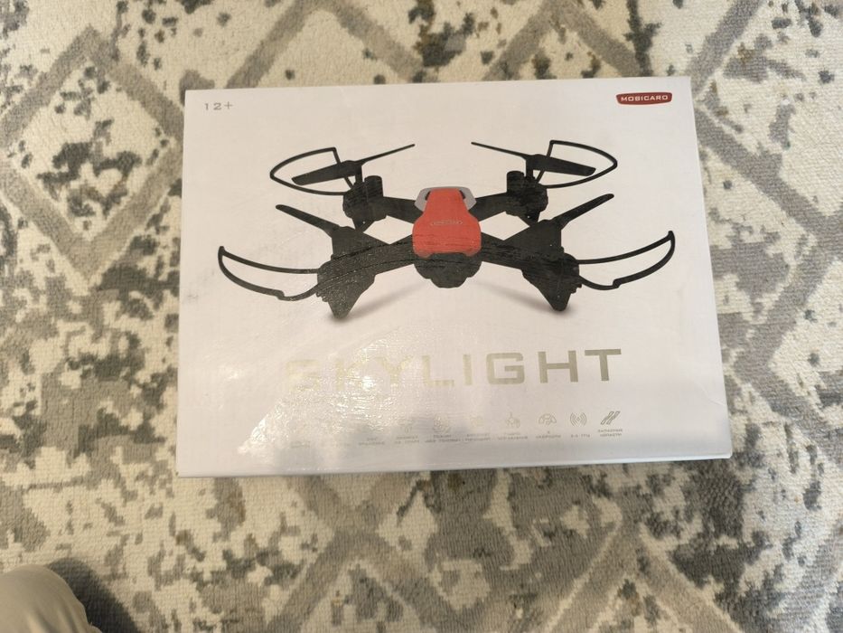 Skylight Дрон ..