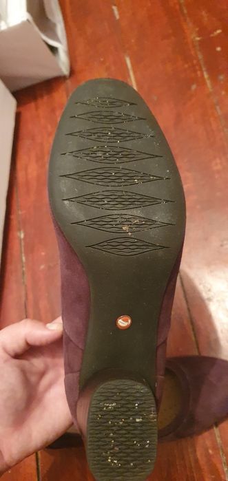 Pantofi Clarks din piele intoarsa 40