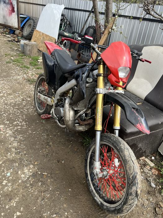 Vând cross de 80cc 6t  2timpi pornește la sfert de pedala și rece si cald pentu mai mute detali mesaj