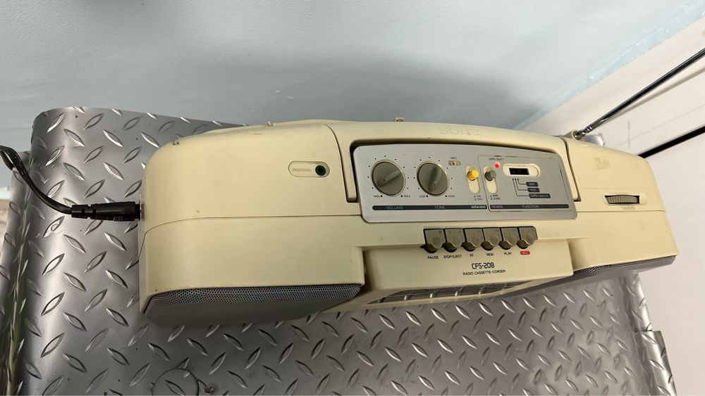 Радио касетофон Sony CFS-208