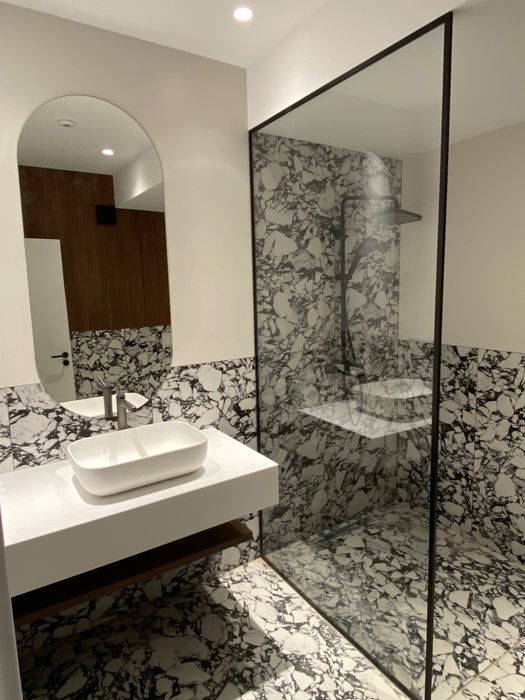 Cabine de duș din sticlă securizată | Paravane | Balustrada Oglinzi