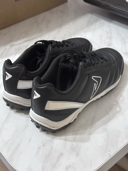 Кросовки шипованные 38-39