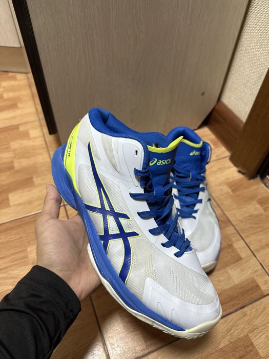 Asics кроссовки