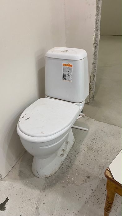 Унитаз б/у унитаз . . . . .