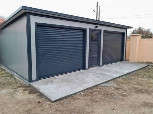 Vand garaj metalic 4 x 6.5m din panouri sandwich