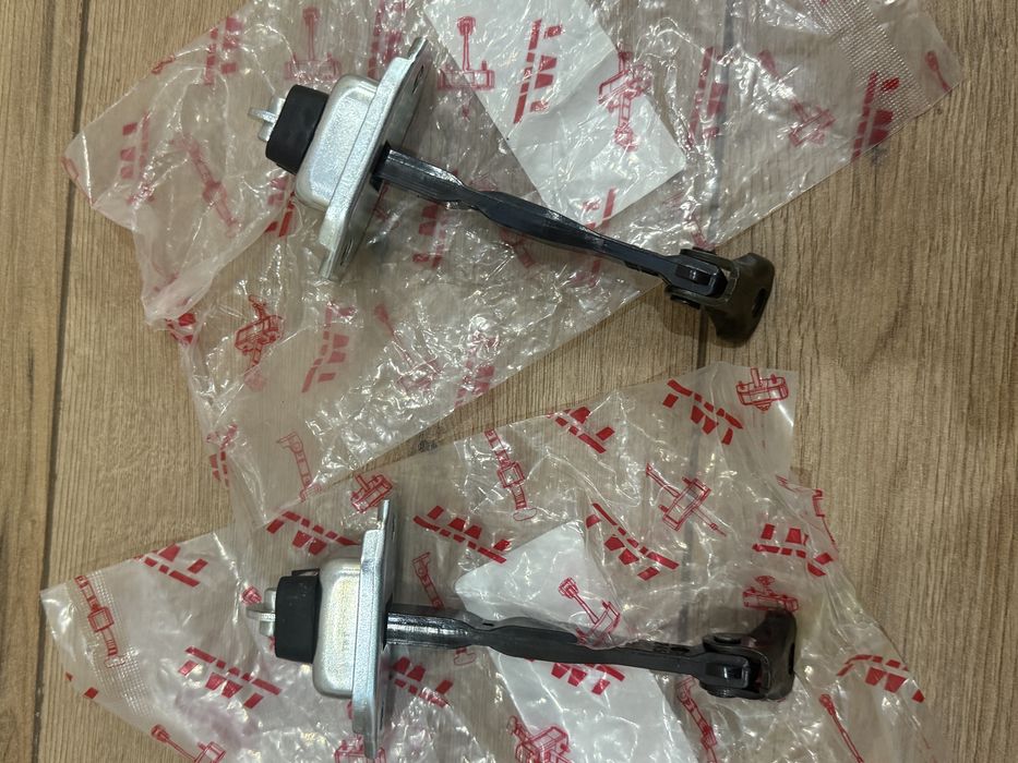 Ограничители двери Новые