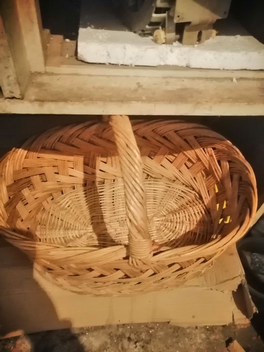 Продавам плетени кошници