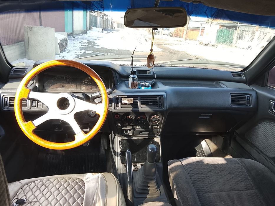 Машина Mitsubishi galant