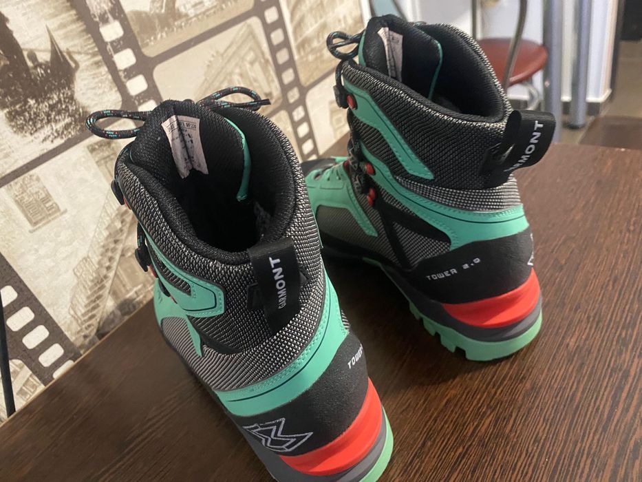 Bocanci munte Garmont, încălțăminte înaltă