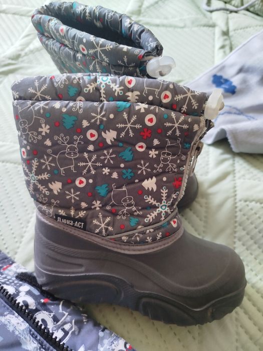 Продам комплект одежды на мальчика