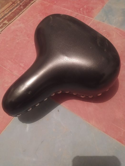 Продам  б/у запчасти на Урал в хорошем состоянии  УСтупка будет.Люстры