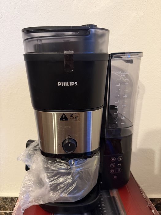 Cafetiera Philips HD7900/50 All-in-1 Brew, rasnita integrata, Recipient dublu pentru boabe de cafea.