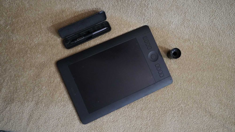 Wacom Intuos Pro - Medium - PTH-651 | Графичен таблет Wacom