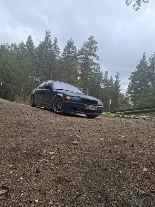BMW    E46    320i