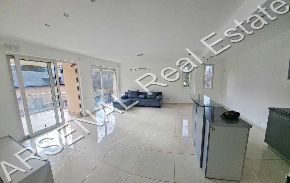 Четиристаен апартамент под наем, Малинова долина