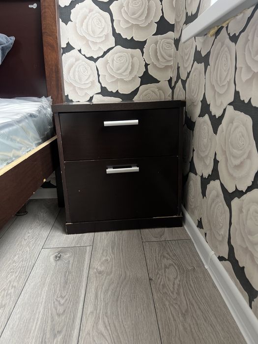 Прикроватные тумбы