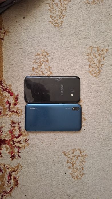 Продам телефоны два планшета