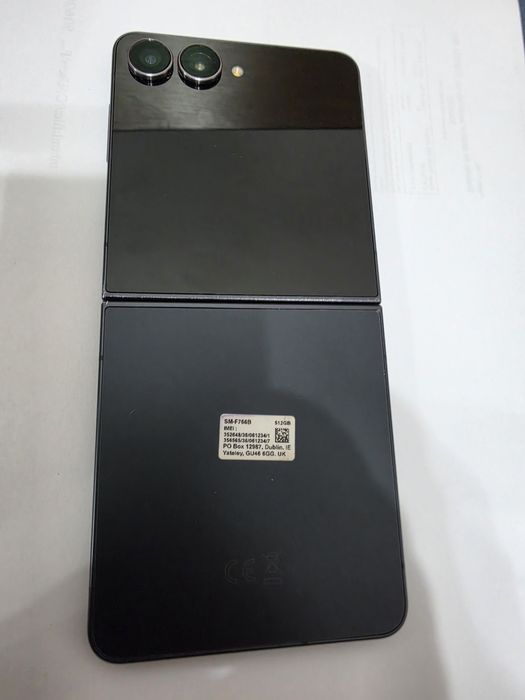 Samsung flip7 negru in garantie