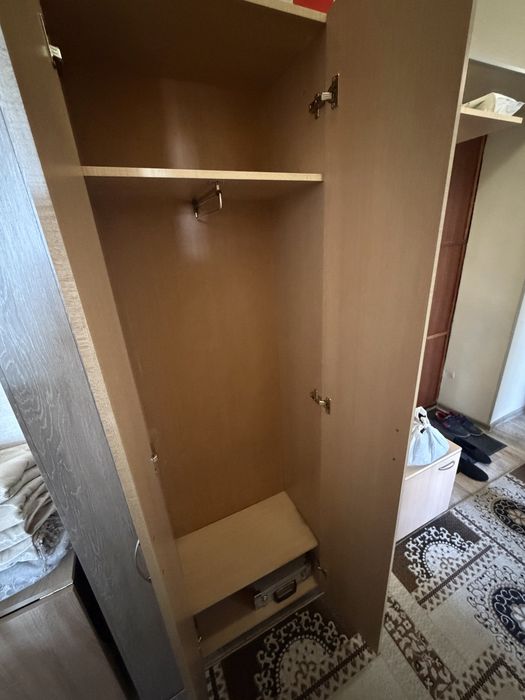 Продам прихожую.