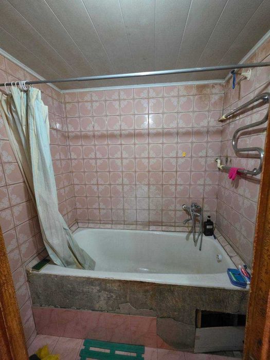 СРОЧНО !! Продается квартира в Яшнабаде 1/4/5 ( 40 кв/м ) Авиасозлар 1