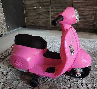 Детско моторче VESPA GTS